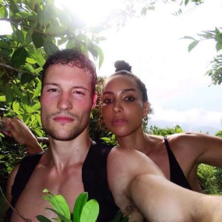 Staiv Gentis and his girlfiend explores different countries.